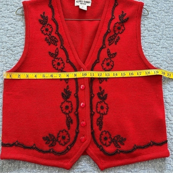 Alfred Dunner Sweater Vest Holiday Red with Black Beads Acrylic & Wool Size PL - Picture 4 of 7